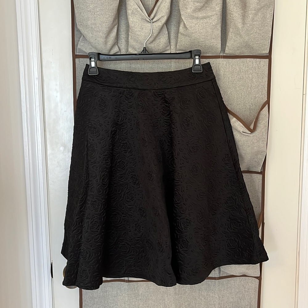 Guess High Waisted Skirt (part of a set - top is also listed)
